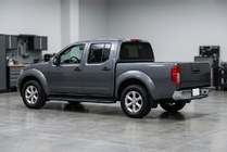 Nissan Navara 2006–2015 Bočne stopnice Bosphorus Black (2 kos, aluminij) fotografija 1