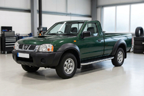 Nissan NP300 1999–2015 Stranske stopnice Tayga Grey (2 kos, aluminij) fotografija 1