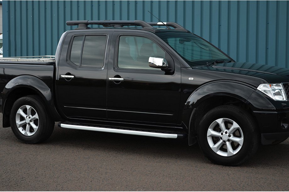 Nissan Navara 2006–2015 Stranske stopnice Fullmond (2 kos, aluminij) Image