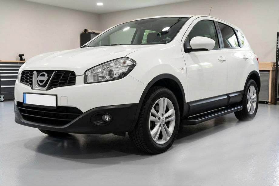 Nissan Qashqai 2010–2014 Bočne stopnice Allmond Black (2 kosa, aluminij) Image