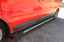 Renault Trafic 2001–2015 Stranske stopnice RedLine V1 (2 kos, aluminij) fotografija 1