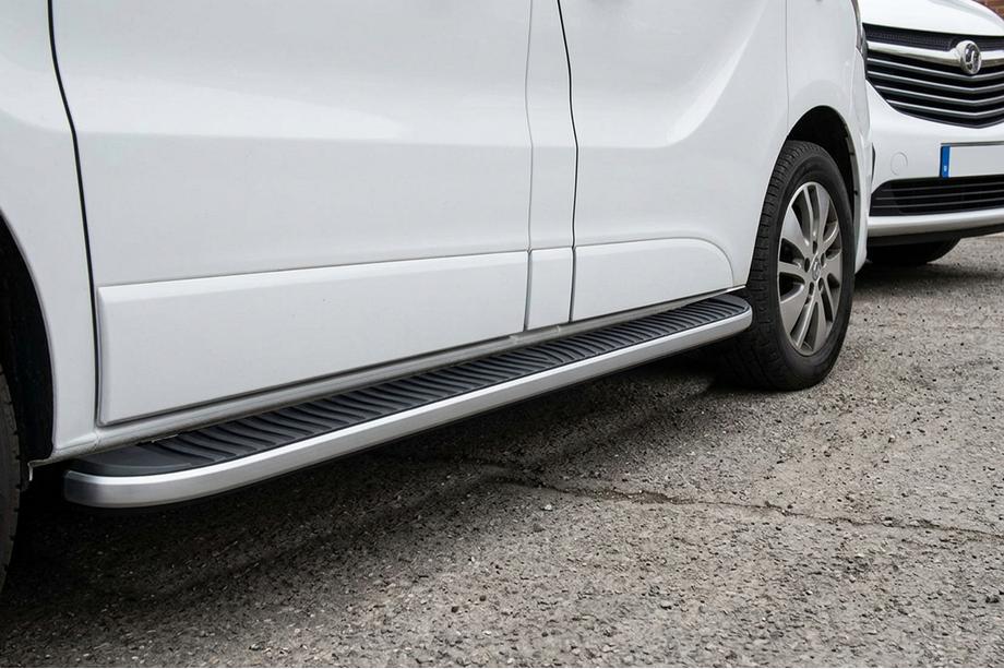 Renault Trafic 2001–2015 Stranski pragovi Tayga Grey (2 kosa, aluminij) Image