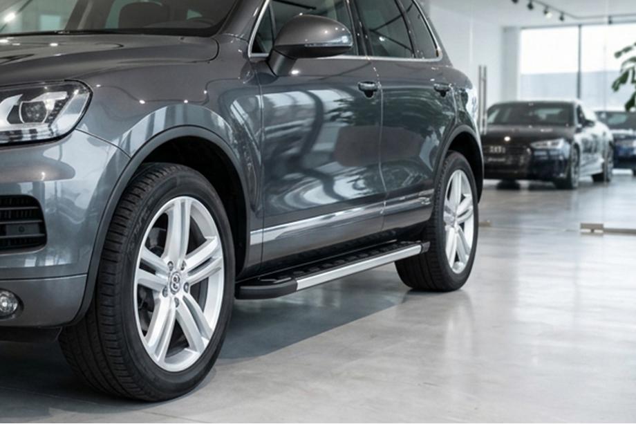 Porsche Cayenne 2003–2010 Stranske stopnice RedLine V1 (2 kos, aluminij) Image