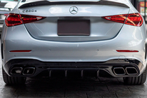 Mercedes razred C W206 2022– Zadnji difuzor z izpušnimi nastavki (AMG C63 design) fotografija 1