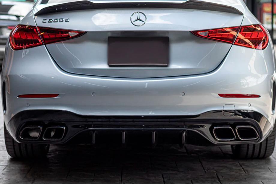 Mercedes razred C W206 2022– Zadnji difuzor z izpušnimi nastavki (AMG C63 design) Image
