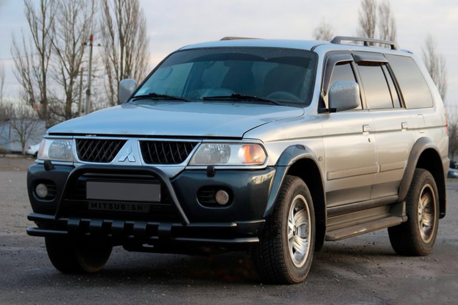 Mitsubishi Pajero Sport 1996–2007 Sprednji zaščitni lok ST015WT Black (nerjavno jeklo) Image