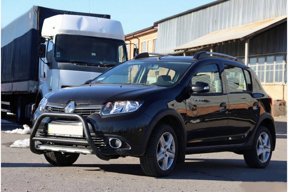 Dacia Sandero 2013–2020 Sprednji zaščitni lok WT006 Black (nerjaveče jeklo) Fotografija 3