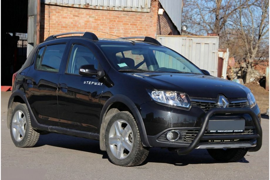 Dacia Sandero 2013–2020 Sprednji zaščitni lok WT006 Black (nerjaveče jeklo) Fotografija 4