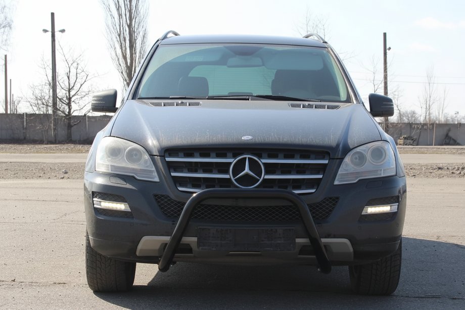 Mercedes ML W164 2005–2011 Sprednji zaščitni lok WT006 Black (nerjaveče jeklo) Image