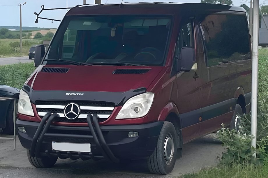 Mercedes Sprinter W906 2006–2018 Sprednji zaščitni lok F1-01M Black (2006-2013, nerjaveče jeklo) Image