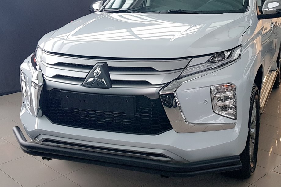 Mitsubishi Pajero Sport 2015– Sprednji zaščitni lok F3-60 Black (2020+, nerjaveče jeklo) Image
