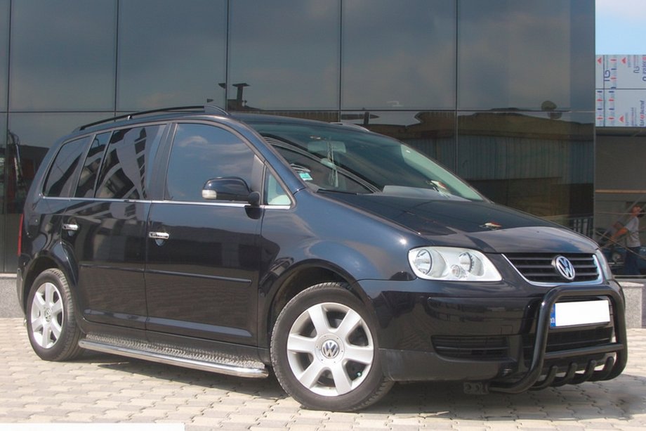 Volkswagen Touran 2003–2010 Kenguru zaščitna letev QT006 Black (nerjaveče jeklo) Image