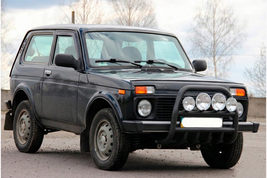 Lada Niva in Urban 1977– Zaščitni lok (bullbar) QT007 Black (nerjavno jeklo) Fotografija 3
