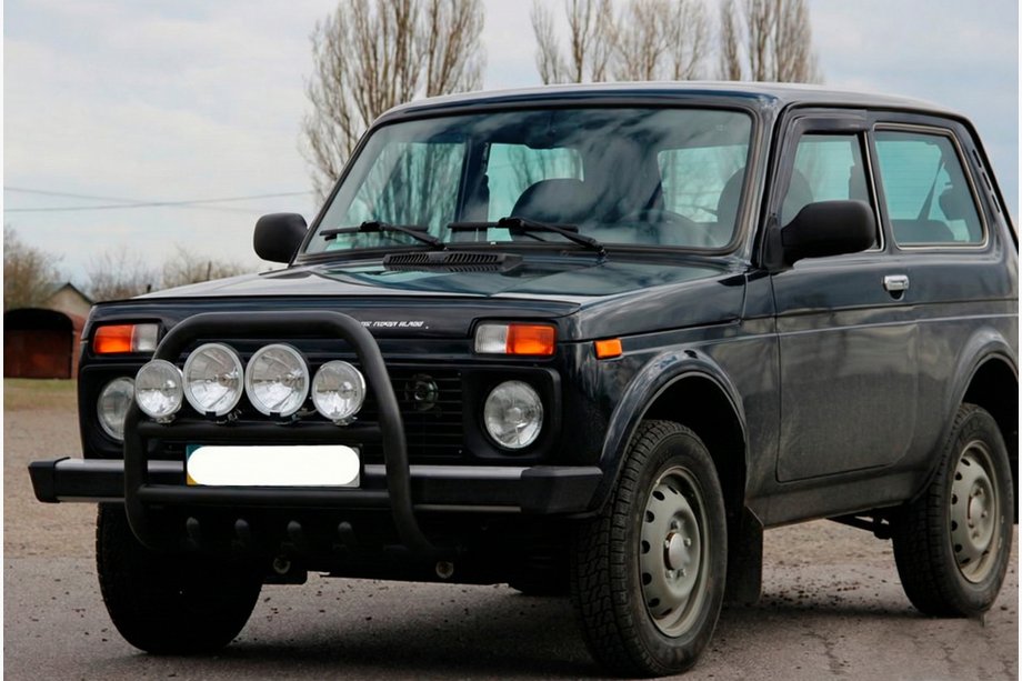 Lada Niva in Urban 1977– Zaščitni lok (bullbar) QT007 Black (nerjavno jeklo) Fotografija 4