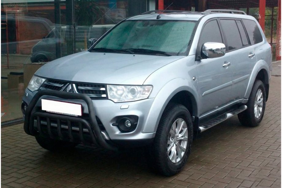 Mitsubishi Pajero Sport 2008–2015 Sprednji zaščitni lok WT002 Black (nerjaveče jeklo) Fotografija 2