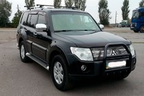 Mitsubishi Pajero Wagon IV 2006–2021 Zaščitni lok (bullbar) QT007 Black (nerjavno jeklo) fotografija 1