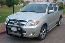 Toyota Hilux 2006–2015 Zaščitni lok (bullbar) QT007 Black (nerjavno jeklo) fotografija 2
