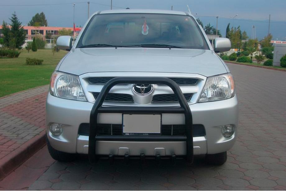 Toyota Hilux 2006–2015 Zaščitni lok (bullbar) QT007 Black (nerjavno jeklo) Image