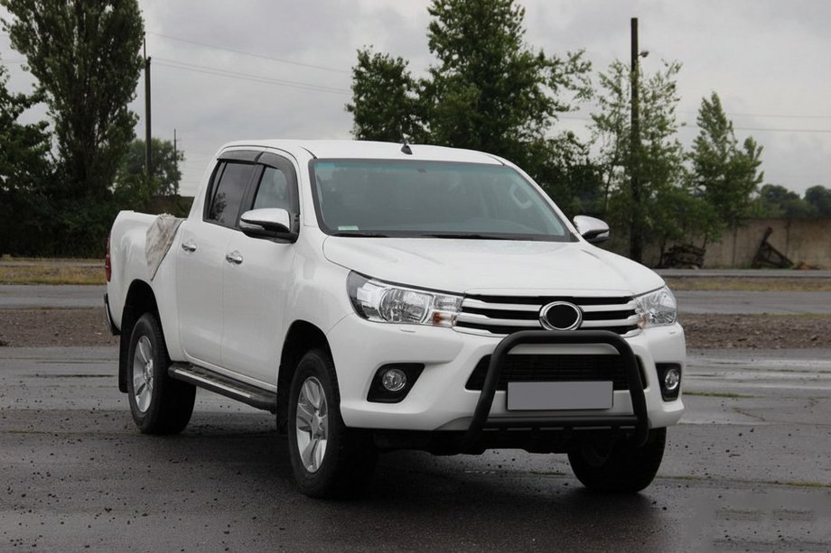 Toyota Hilux 2015– Sprednji zaščitni lok QT008 Black (nerjavno jeklo) Image