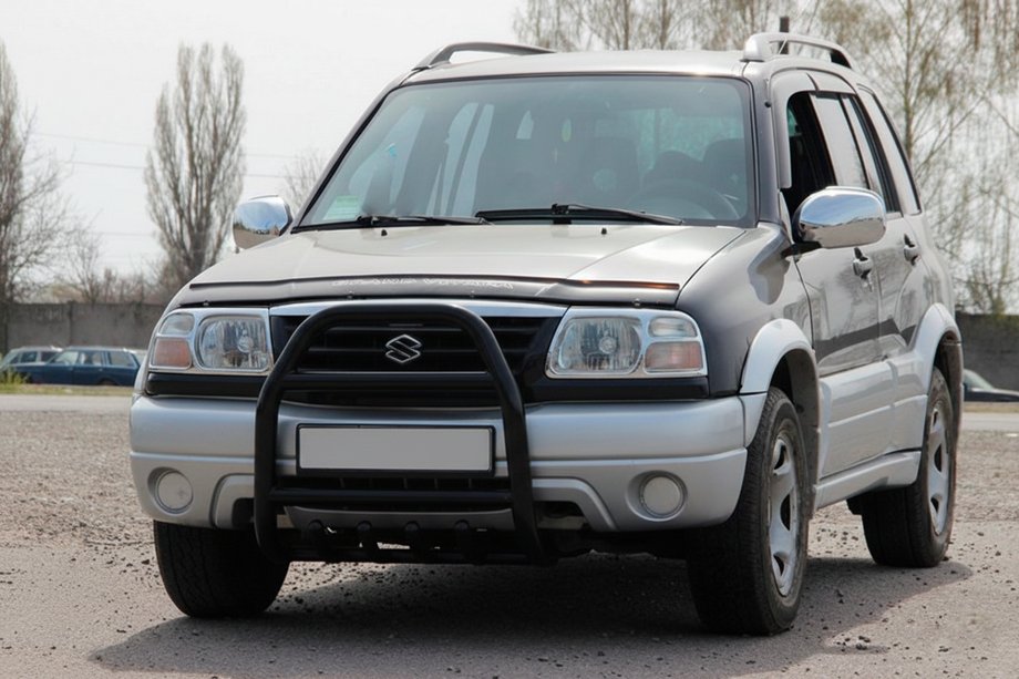 Suzuki Vitara 1998–2006 Zaščitni lok QT007 Black (nerjavno jeklo) Image