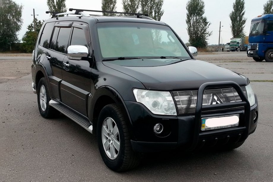 Mitsubishi Pajero Wagon III 1999–2006 Zaščitni lok (bullbar) QT007 Black (nerjavno jeklo) Image