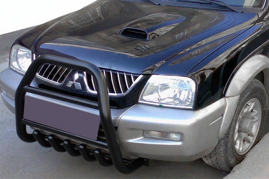 Mitsubishi L200 1996–2006 Zaščitni lok (bullbar) QT007 Black (nerjavno jeklo) Image