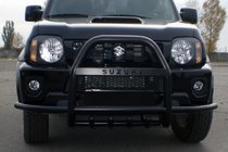 Suzuki Jimny 1998–2018 Prednji zaščitni lok (kenguru) QT007-Exclusive Black (z napisom, nerjaveče jeklo) fotografija 2