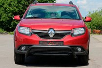 Renault Sandero 2013–2022 Sprednji zaščitni lok WT007 Black (nerjaveče jeklo) fotografija 1