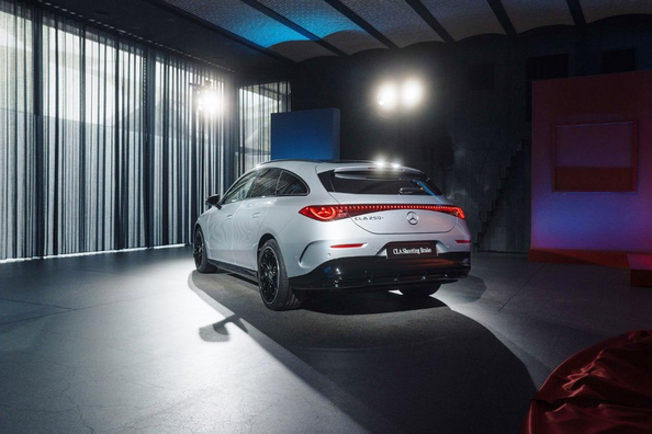 Pregled Mercedes-Benz CLA Shooting Brake 2026: električni karavan v slogu kupeja Fotografija 4