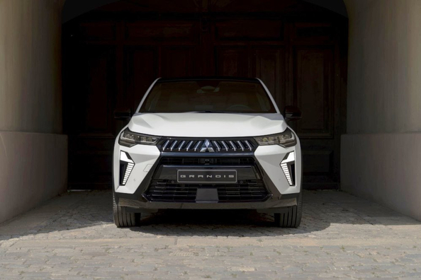 Mitsubishi Grandis 2025: vrnitev modela v obliki crossoverja