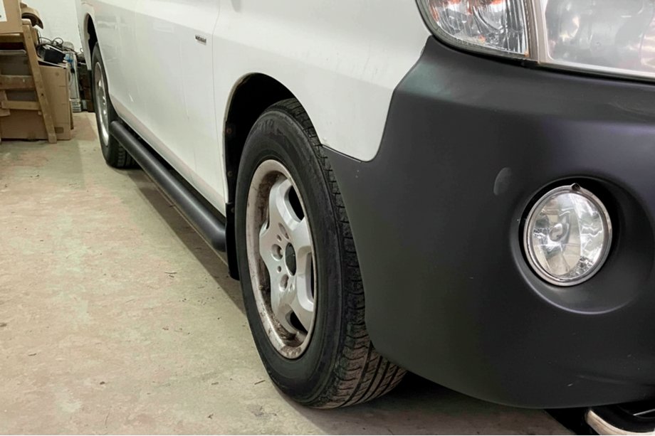 Hyundai H200, H1, Starex 1998–2007 Stranske cevi BB002 Black (2 kosa, nerjavno jeklo) Image
