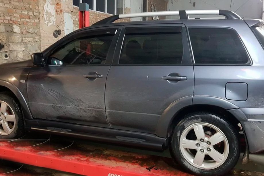 Mitsubishi Outlander 2001–2006 Stranske cevi Black (2 kos, nerjavno jeklo) Image