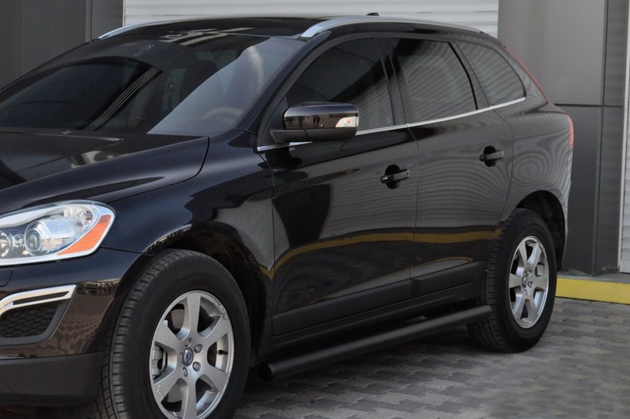 Volvo XC60 2009–2017 Stranske cevi BB004 Black (2 kosa, nerjaveče jeklo) Image