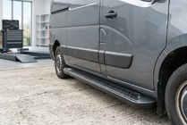 Renault Master 2011–2023 Bočne stopnice Allmond Black (2 kosa, aluminij) fotografija 1