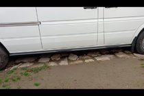 Mercedes Sprinter W901/902/903/904/905 1995–2006 Stranske cevi Black (2 kos, nerjaveče jeklo) Dolga medosna razdalja, d70 fotografija 4