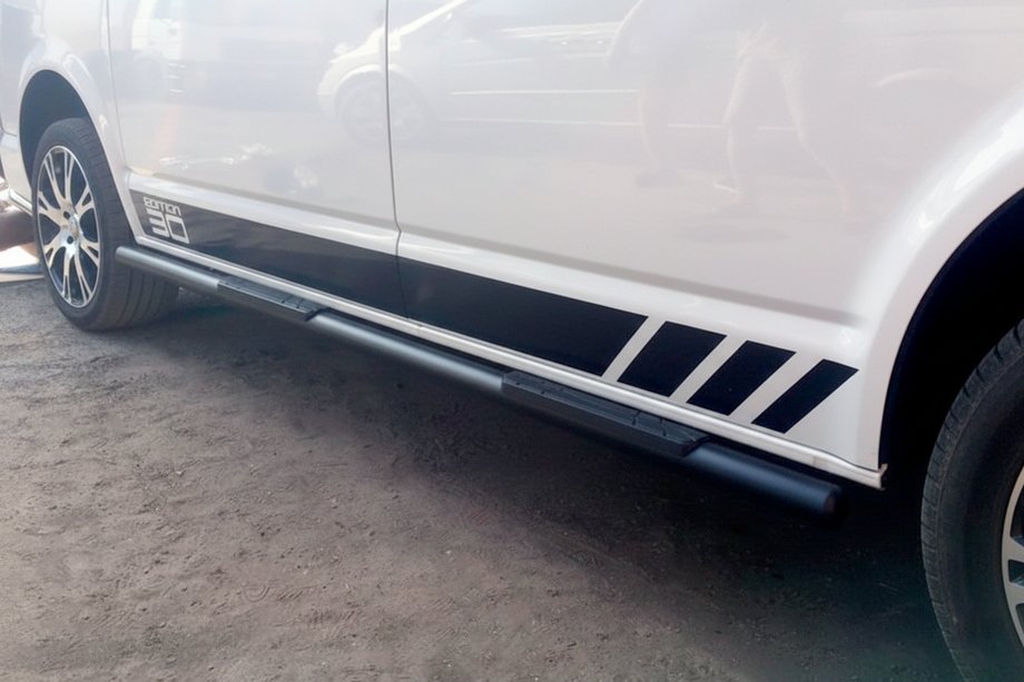 Volkswagen T5 2010–2015 Stranske cevi Black (2 kos, nerjavno jeklo) 70 mm, kratka medosna razdalja Fotografija 3