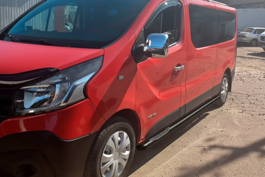 Nissan Primastar 2002–2014 Stranske cevi BB002 Black (2 kosa, nerjavno jeklo) 70 mm, dolga medosna razdalja Fotografija 4