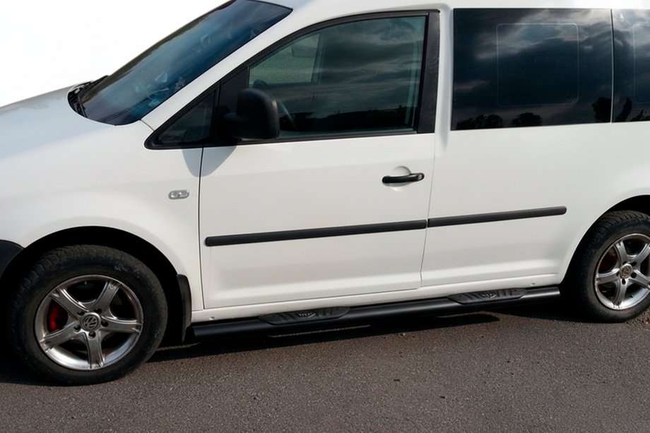 Volkswagen Caddy 2004–2010 Stranske cevi BB001 Black (2 kos, nerjaveče jeklo) Ø60, različica Maxi Fotografija 5