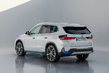 Test BMW iX1 (U11): Kompakten električni premijski križanec fotografija 4