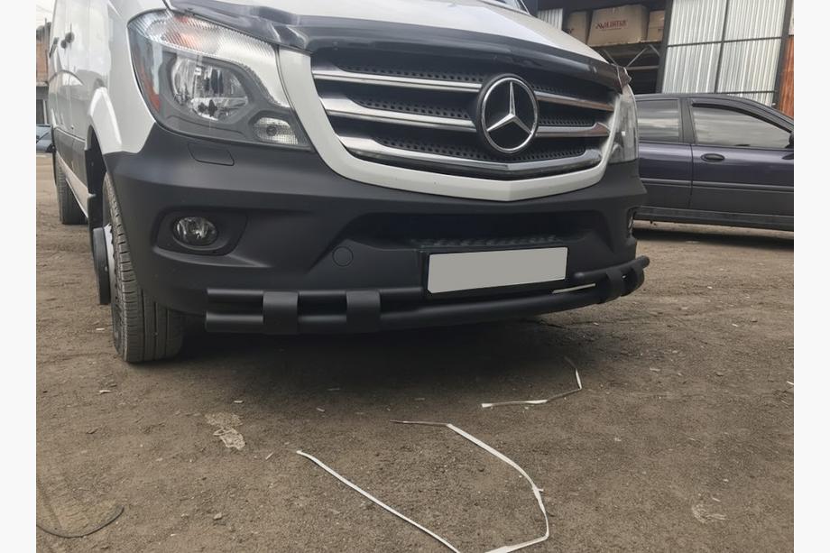 Mercedes Sprinter W906 2006–2018 Sprednja spodnja zaščitna cev Shark Black (nerjavno jeklo) od 2013 Image