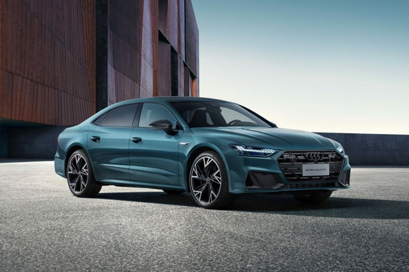 Pregled Audi A7L Sedan 2025: premijska limuzina s podaljšano medosno razdaljo
