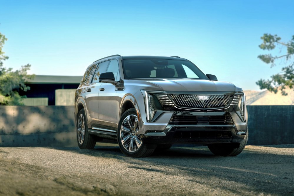 Pregled Cadillac Escalade IQL 2026: 750-konjski podaljšani električni paradni model