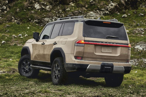 Pregled Lexus GX 550 (J250): premijski SUV z off-road potencialom Fotografija 3