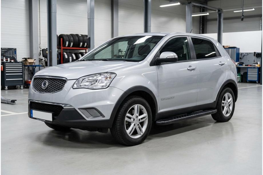 SsangYong Korando 2010–2019 Bočne stopnice Bosphorus Black (2 kos, aluminij) Image