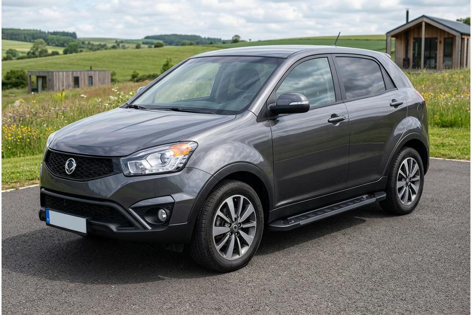 SsangYong Korando 2010–2019 Stranske stopnice RedLine Black (2 kosa, aluminij) Image