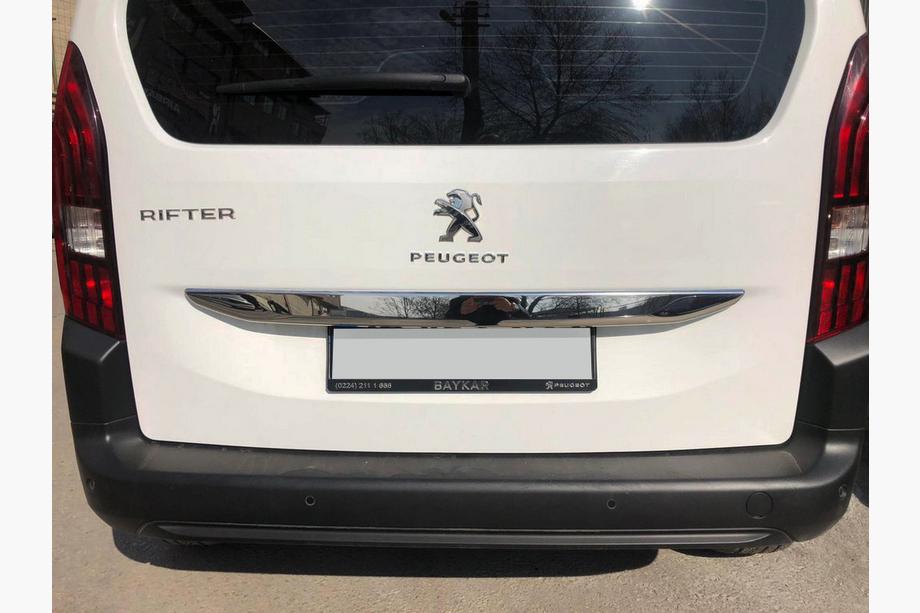 Peugeot Partner/Rifter 2019– Razprodaja: letvica nad registrsko tablico (nerjavno jeklo) Image