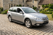 Subaru Outback 2009–2014 Bočne stopnice Allmond Black (2 kosa, aluminij) fotografija 1