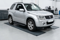 Suzuki Grand Vitara 2005–2017 Bočne stopnice Bosphorus Black (2 kos, aluminij) fotografija 1
