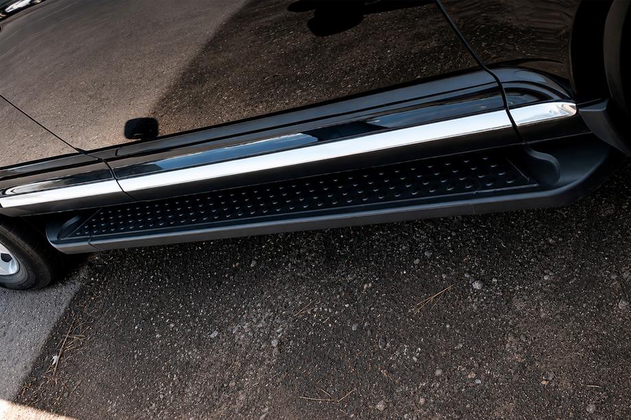 Volkswagen Touareg 2010–2018 Bočne stopnice Allmond Black (2 kos, aluminij) Image