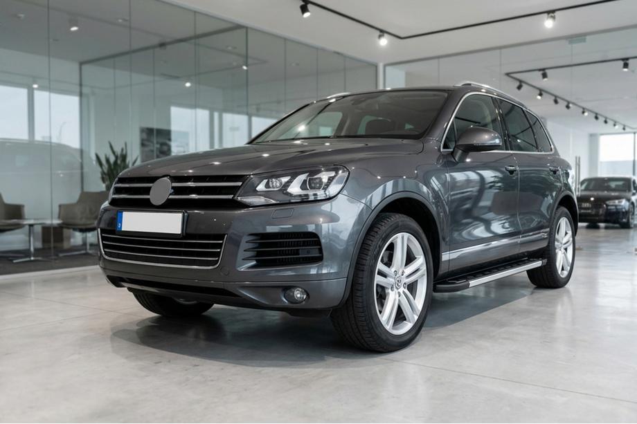Volkswagen Touareg 2010–2018 Bočne stopnice RedLine V1 (2 kosa, aluminij) Fotografija 1